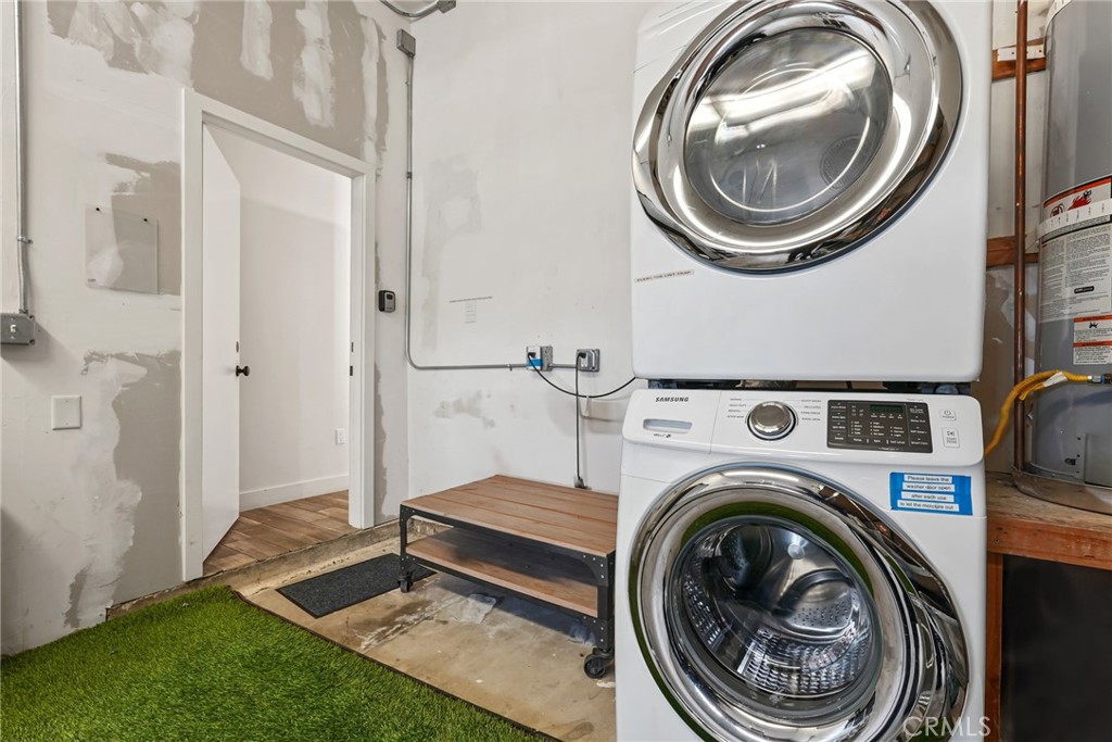 4941 Catamaran Street Oxnard, CA 93035 - Photo 31 of 72 Unit B laundry