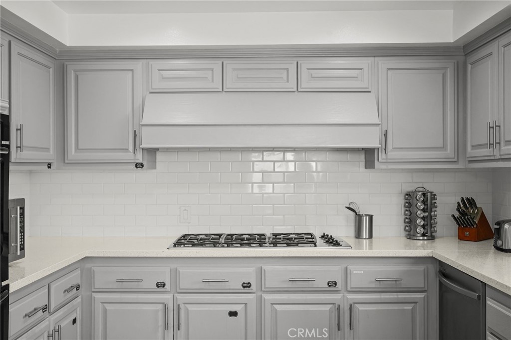 4941 Catamaran Street Oxnard, CA 93035 - Photo 41 of 72 Unit A kitchen 2