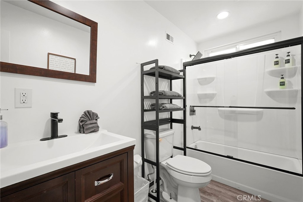 4941 Catamaran Street Oxnard, CA 93035 - Photo 53 of 72 Unit A second bathroom