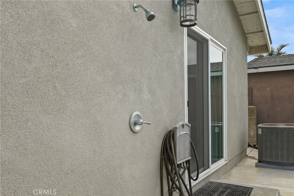 4941 Catamaran Street Oxnard, CA 93035 - Photo 68 of 72 Unit B outdoor shower