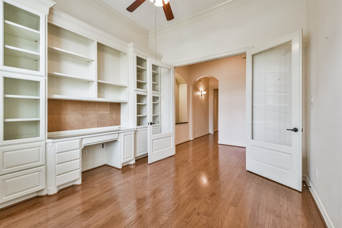 2 Sagestone Conroe, TX 77304 - Photo 24 of 50 a view of an empty room with cabinet and a window