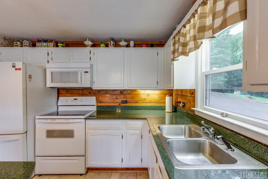 4747 Walhalla Road Highlands, NC 28741 - Photo 10 of 62 Gallery Image 10