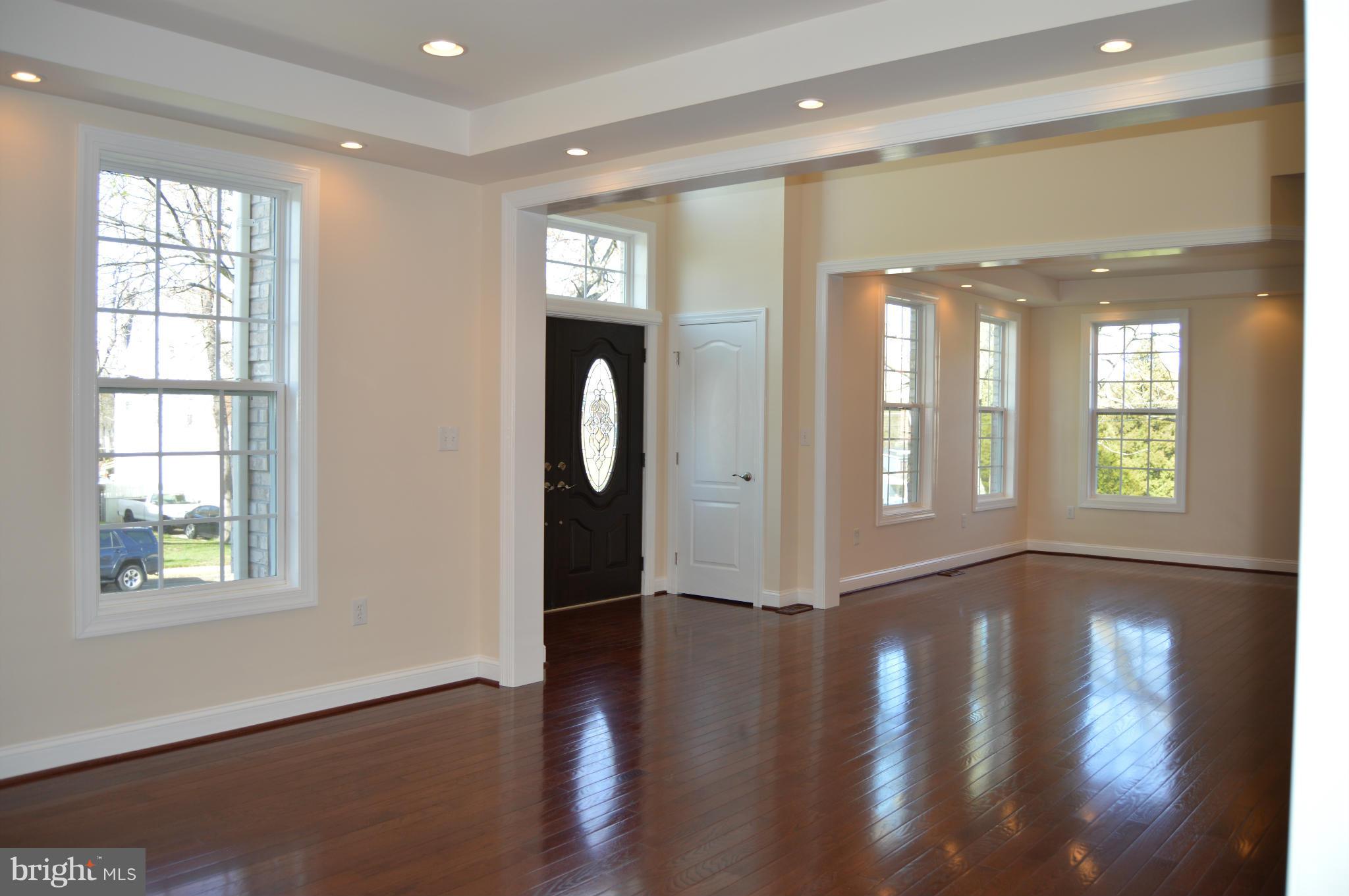 6817 Barrett Road Falls Church, VA 22042 - Photo 6 of 30 Dining Room