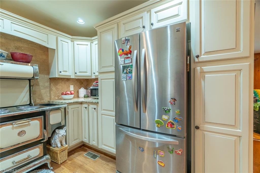 260 Scott Road Lewisville, NC 27023 - Photo 5 of 24 Gallery Image 5