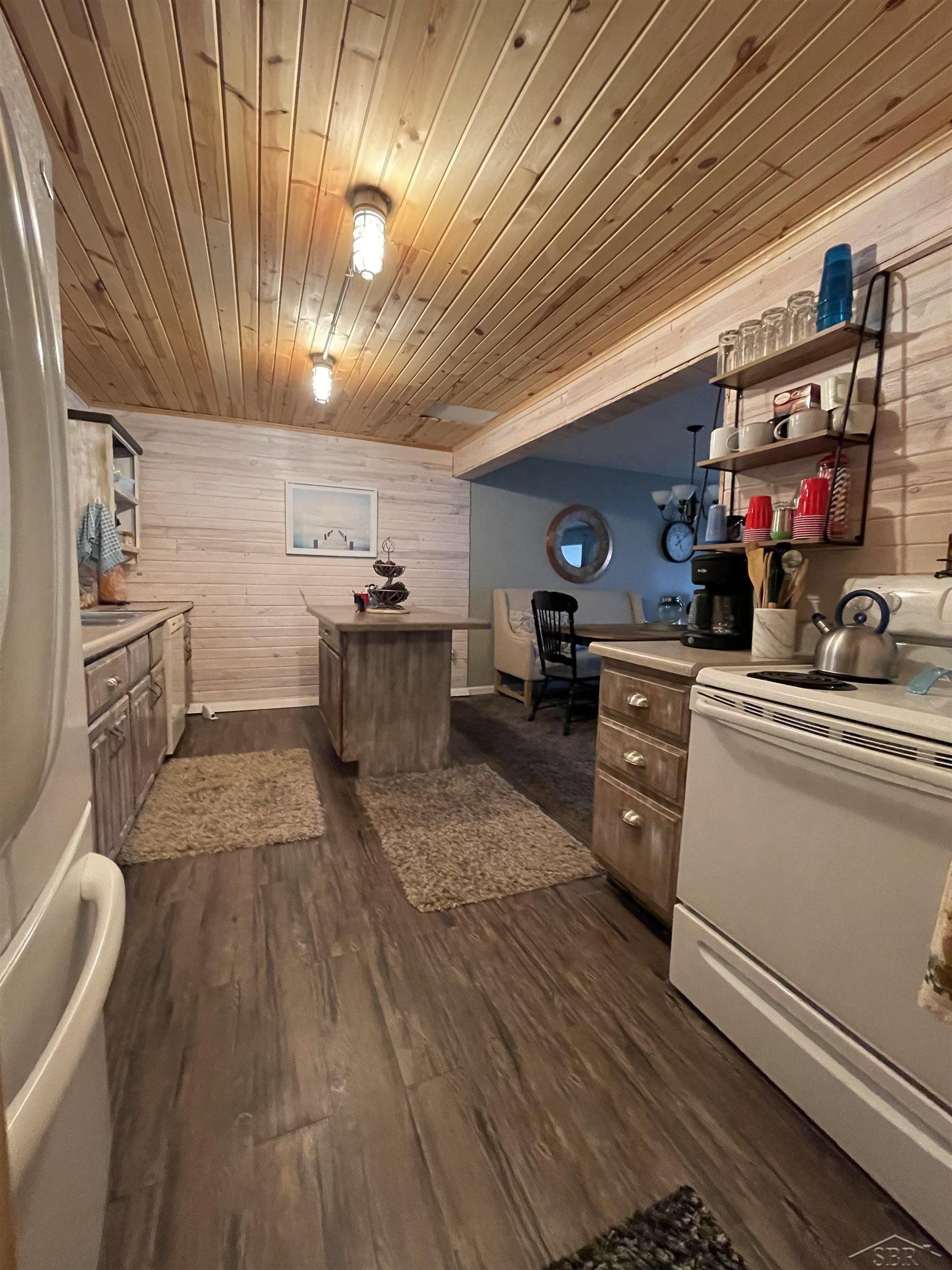 3756 Pineland Road Gladwin, MI 48624 - Photo 14 of 21 Gallery Image 14