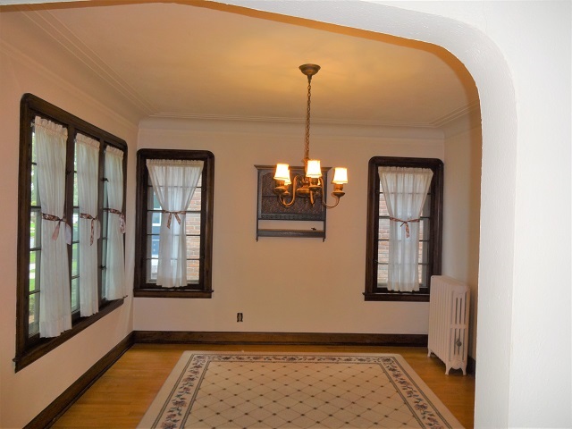 425 Moran Road Grosse Pointe, MI 48236 - Photo 4 of 19 50023717-3.JPG