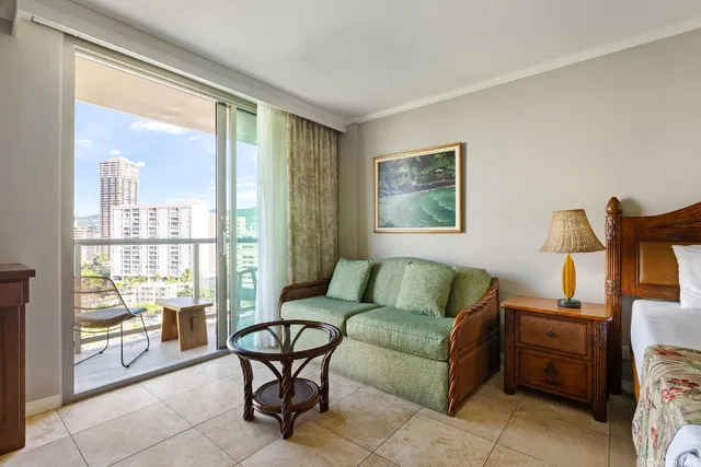 $345,000 | 2045 Kalakaua Avenue, Unit 1004, Honolulu, HI 96815