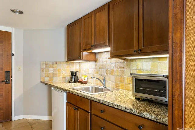 $345,000 | 2045 Kalakaua Avenue, Unit 1004, Honolulu, HI 96815