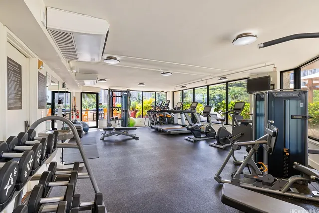 $345,000 | 2045 Kalakaua Avenue, Unit 1004, Honolulu, HI 96815