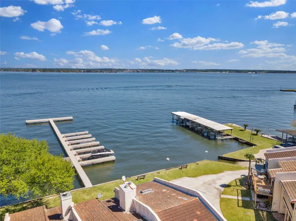 $319,900 | 35 Regency Point, Montgomery, TX 77356