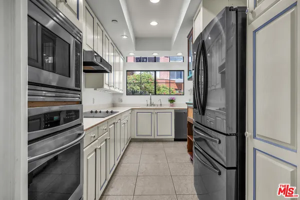 $1,395,000 | 200 North Swall Drive, Unit 313, Beverly Hills, CA 90211
