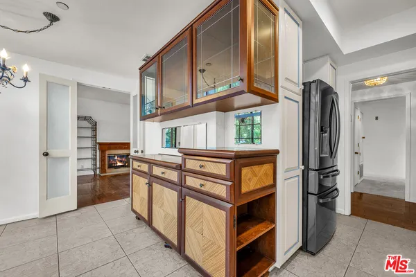 $1,395,000 | 200 North Swall Drive, Unit 313, Beverly Hills, CA 90211