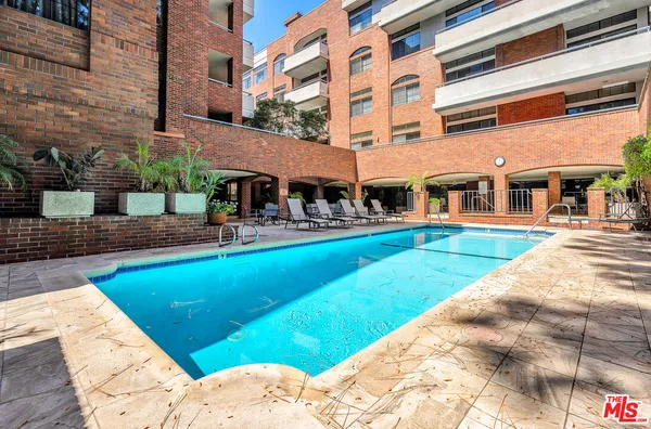 $1,395,000 | 200 North Swall Drive, Unit 313, Beverly Hills, CA 90211