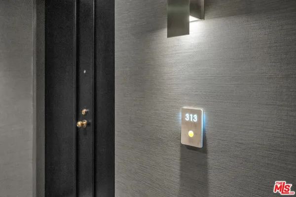 $1,395,000 | 200 North Swall Drive, Unit 313, Beverly Hills, CA 90211