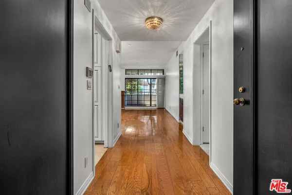 $1,395,000 | 200 North Swall Drive, Unit 313, Beverly Hills, CA 90211