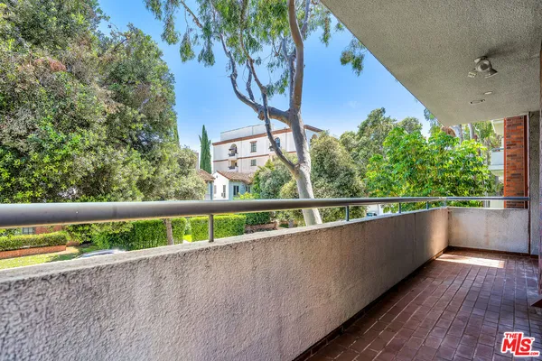 $1,395,000 | 200 North Swall Drive, Unit 313, Beverly Hills, CA 90211