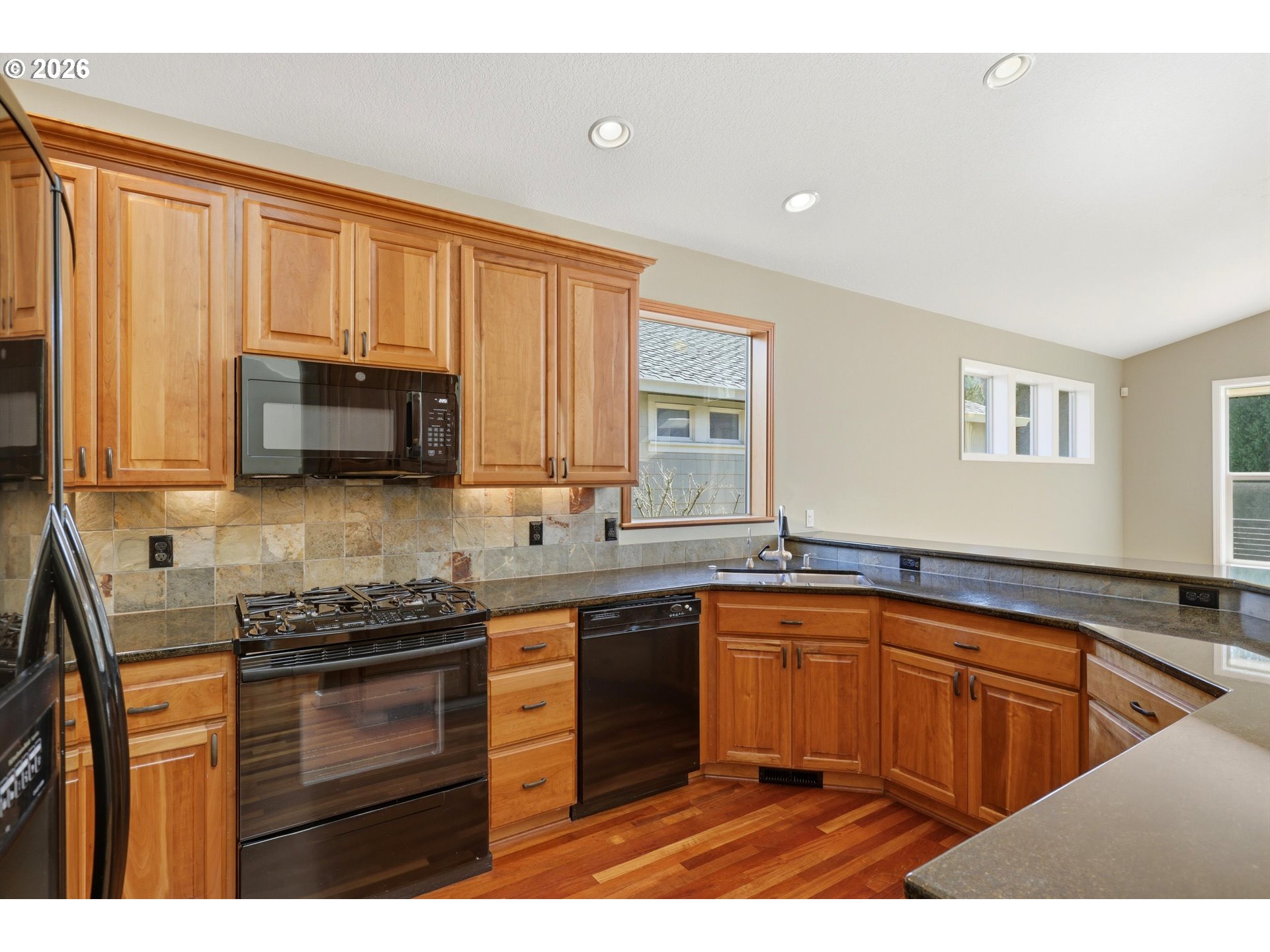 640 Southeast 40th Terrace Gresham, OR 97080 - Photo 14 of 46