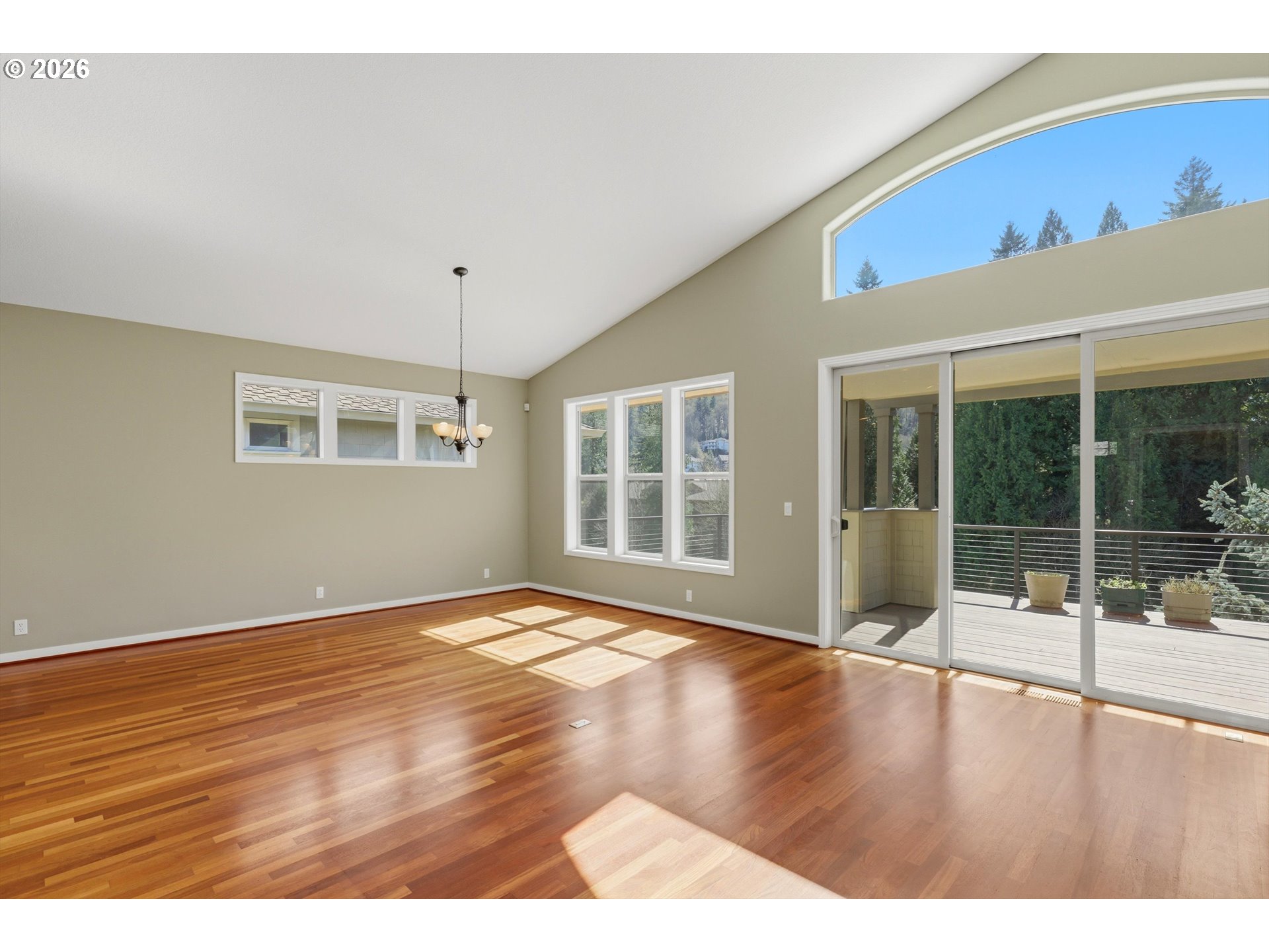 640 Southeast 40th Terrace Gresham, OR 97080 - Photo 8 of 46