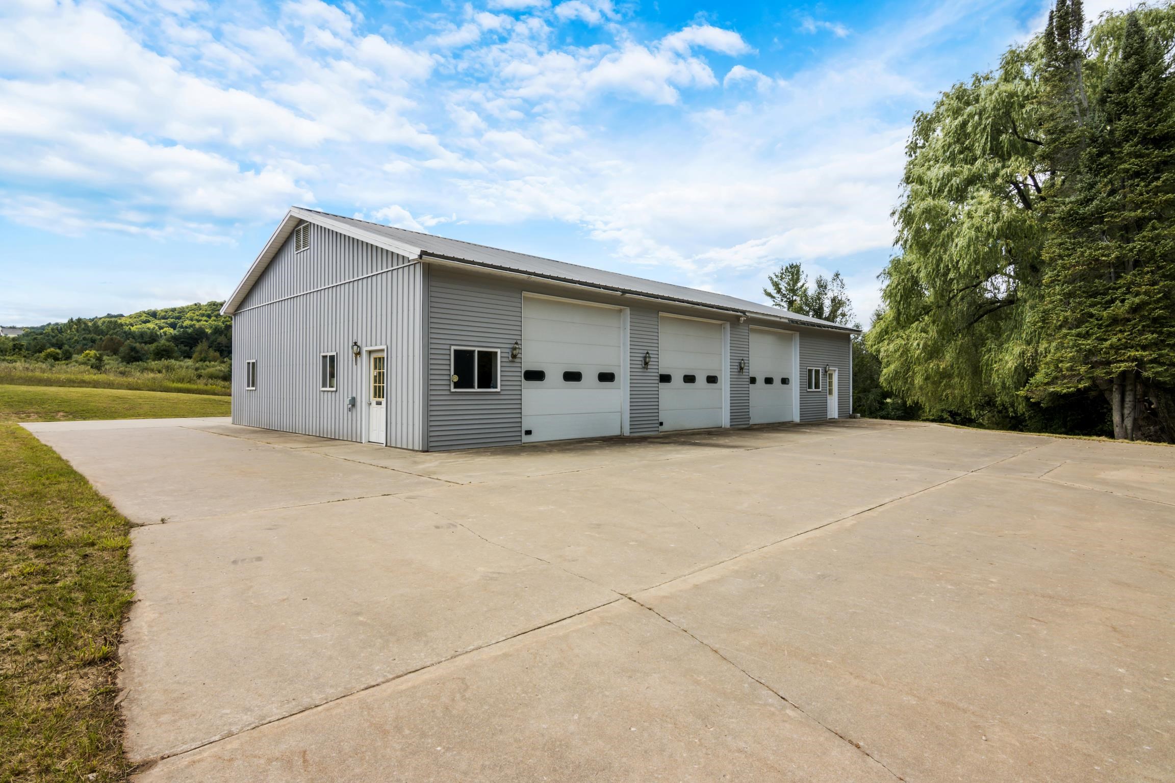 7294 East Fouch Road Traverse City, MI 49684 - Photo 5 of 40 1938401-3c35065f-41aa-444d-816d-d5ebffbce8bc.JPG