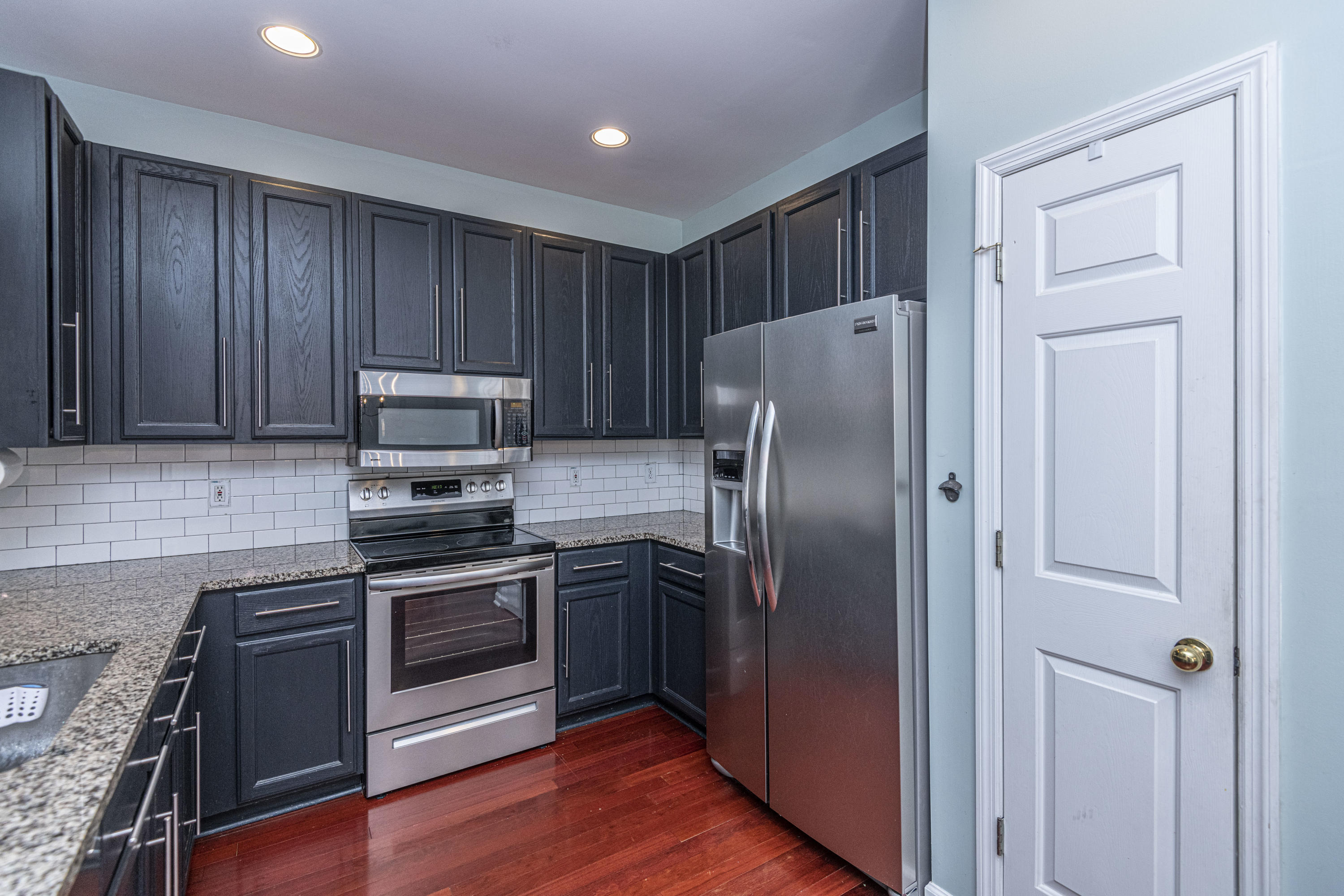 352 Rice Bay Drive Mount Pleasant, SC 29464 - Photo 11 of 38 Kitchen