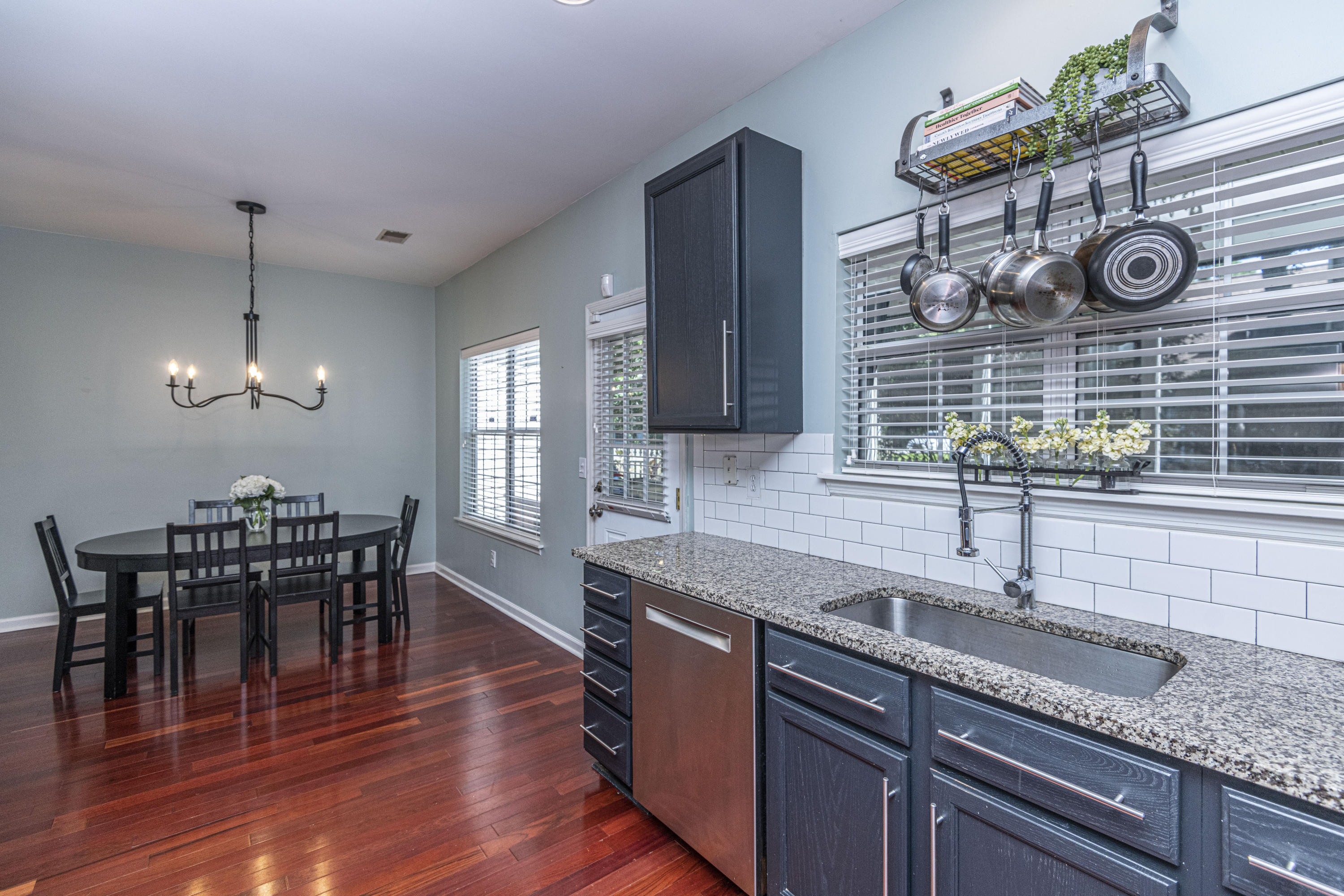 352 Rice Bay Drive Mount Pleasant, SC 29464 - Photo 15 of 38 Kitchen with Double Window