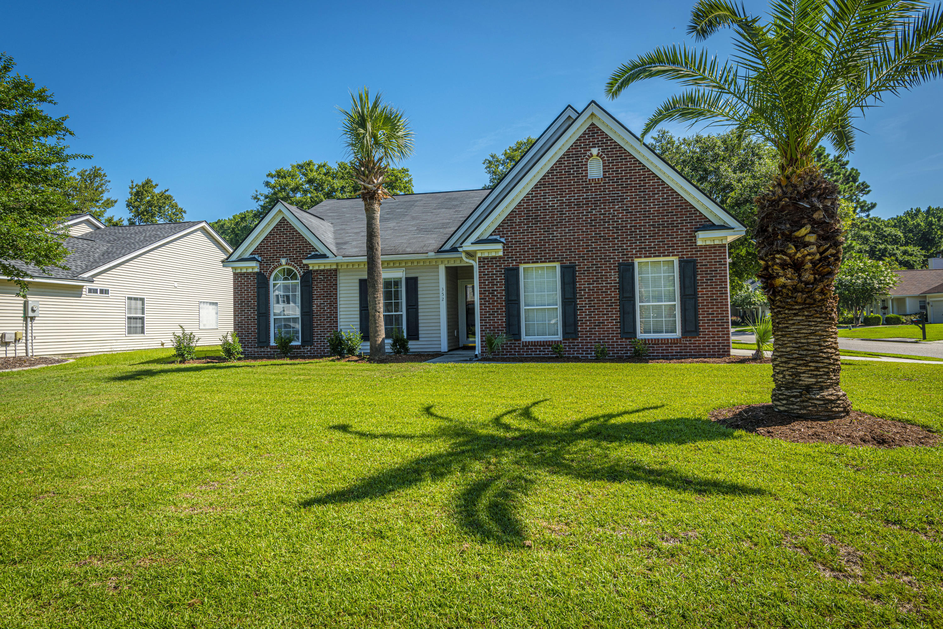352 Rice Bay Drive Mount Pleasant, SC 29464 - Photo 29 of 38 Streetscape