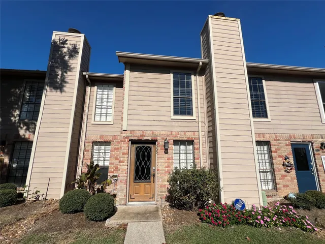 $1,800 | 6700 Richardson Road, Unit 305, Houston, TX 77069