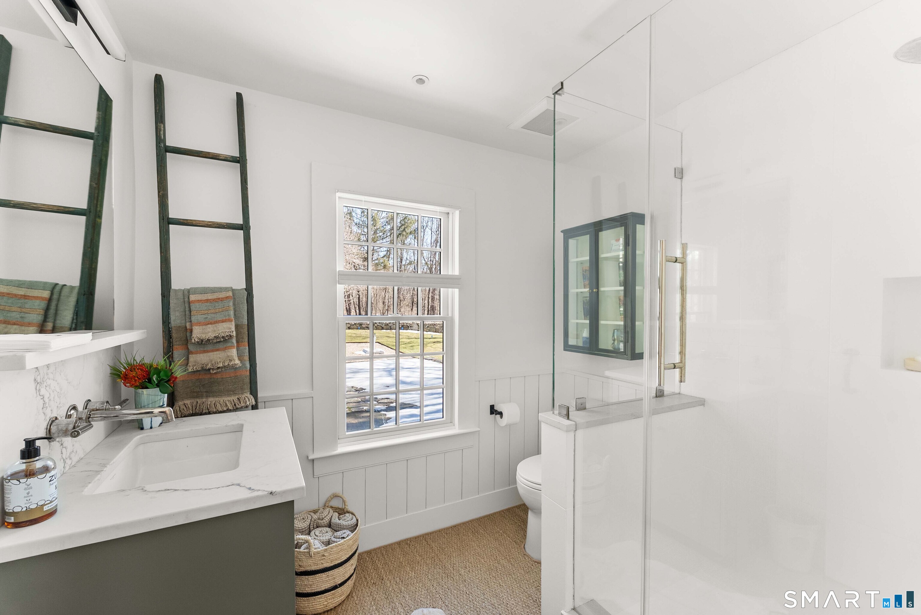 382 Weekeepeemee Road Woodbury, CT 06798 - Photo 17 of 40 a bathroom with a tub sink and mirror