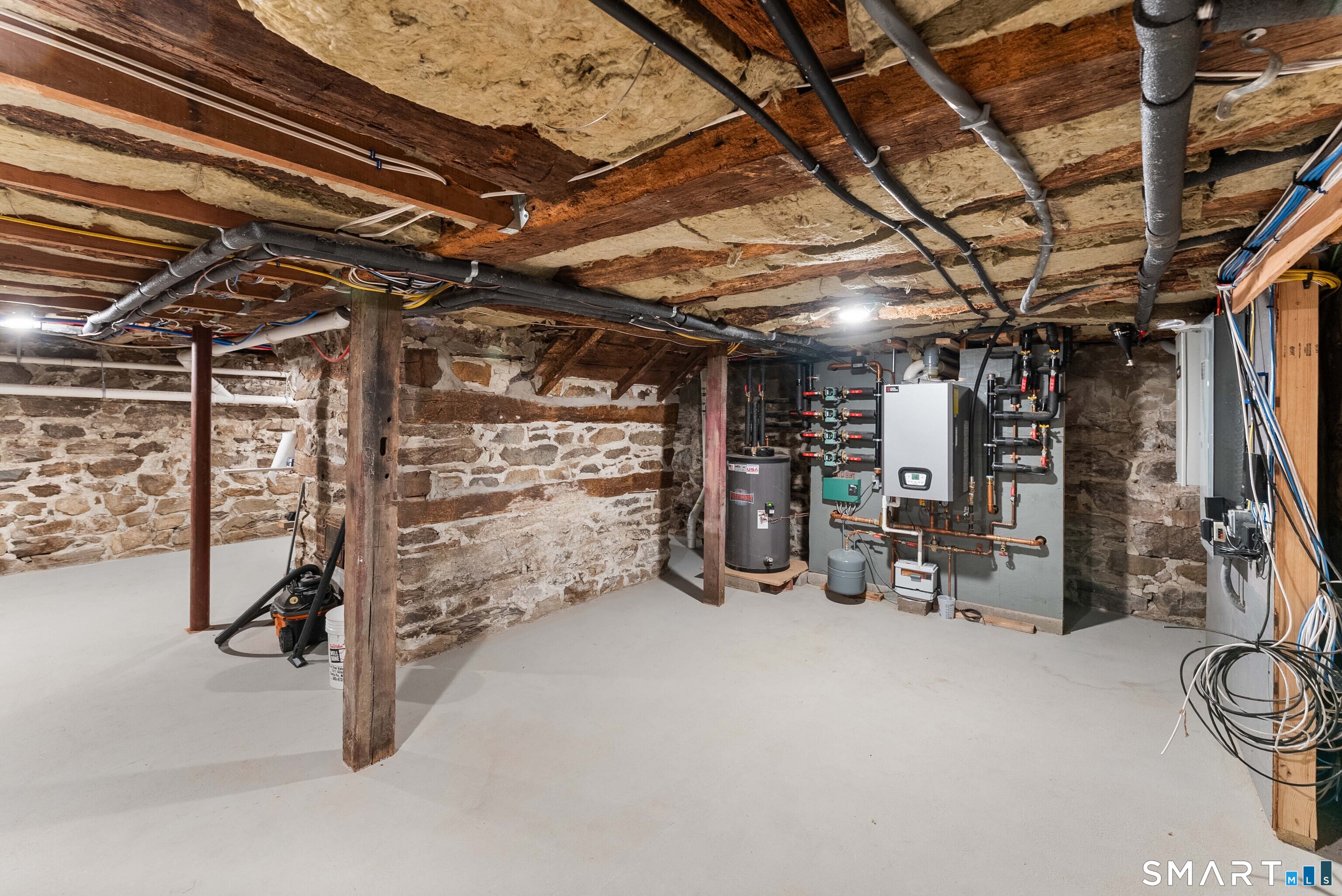 382 Weekeepeemee Road Woodbury, CT 06798 - Photo 34 of 40 a view of a room with gym equipment