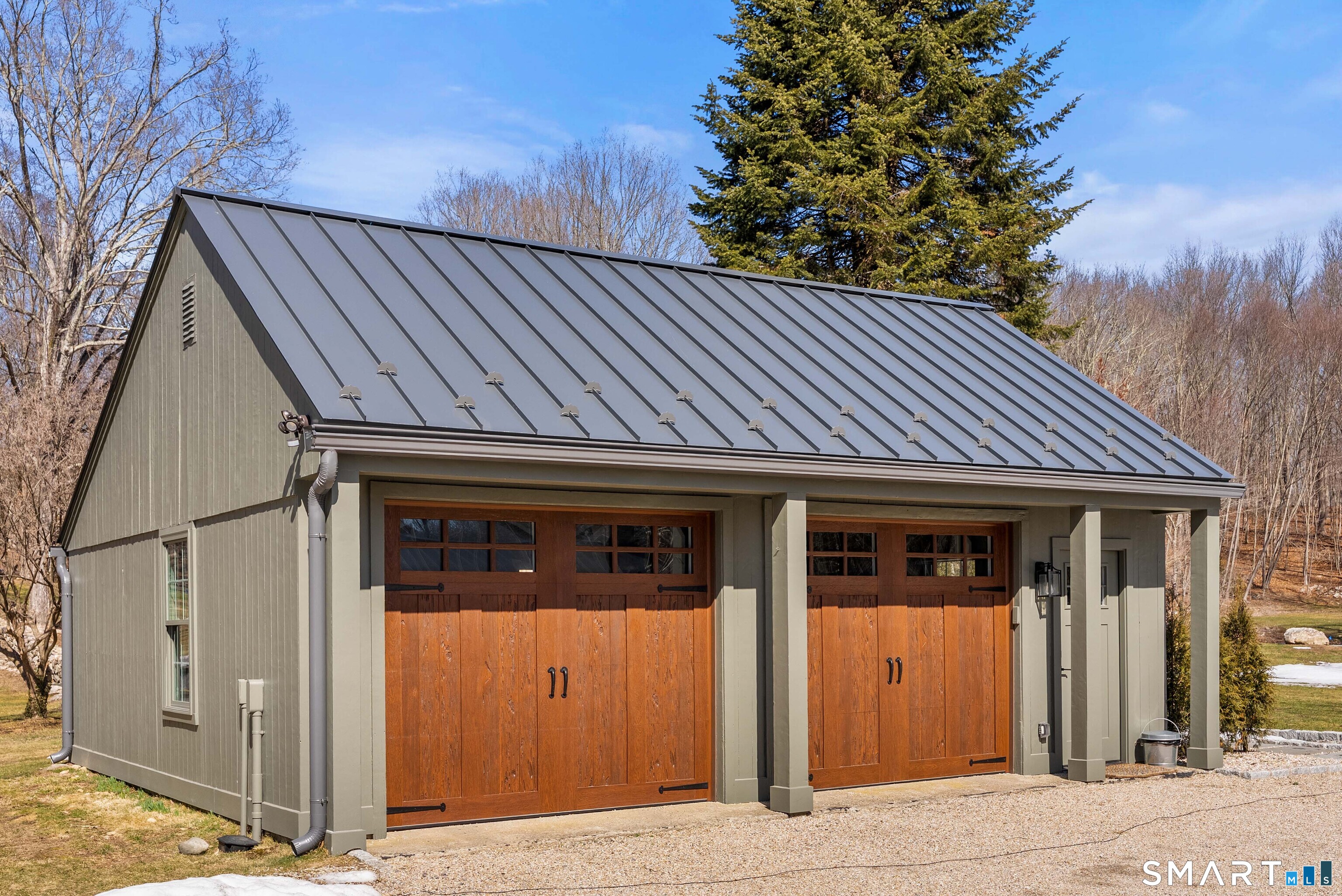 382 Weekeepeemee Road Woodbury, CT 06798 - Photo 40 of 40 a front view of a house