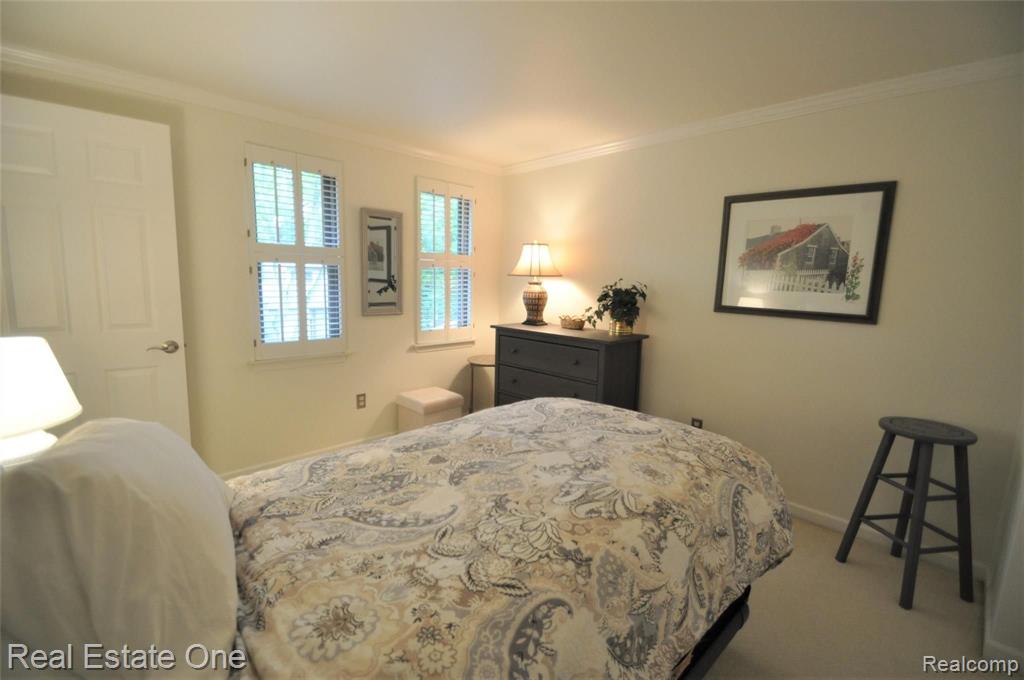 376 Willow Grove Lane, Unit 33 Rochester Hills, MI 48307 - Photo 25 of 44