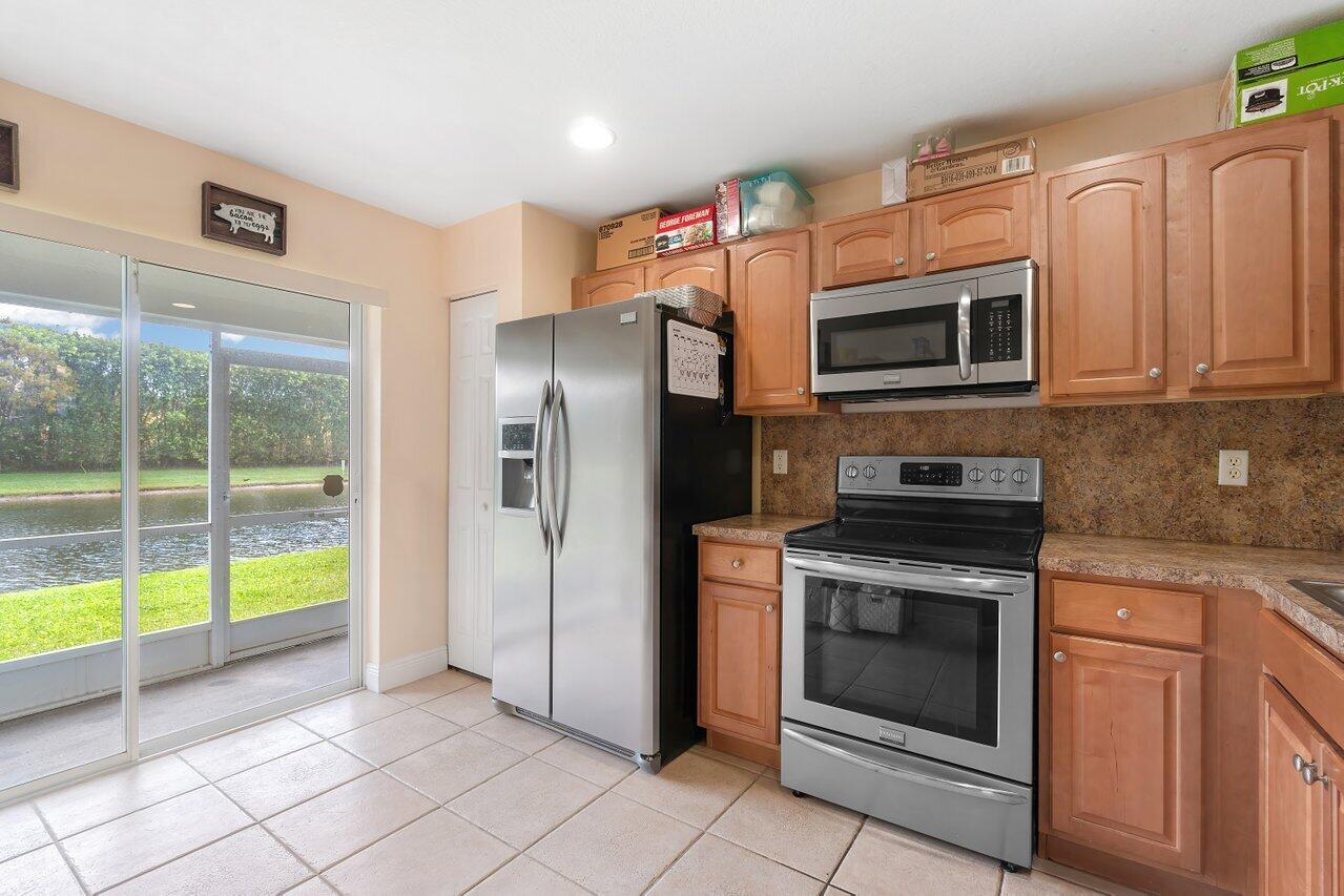 5206 Crossing Rocks Court Riviera Beach, FL 33407 - Photo 13 of 49 Kitchen