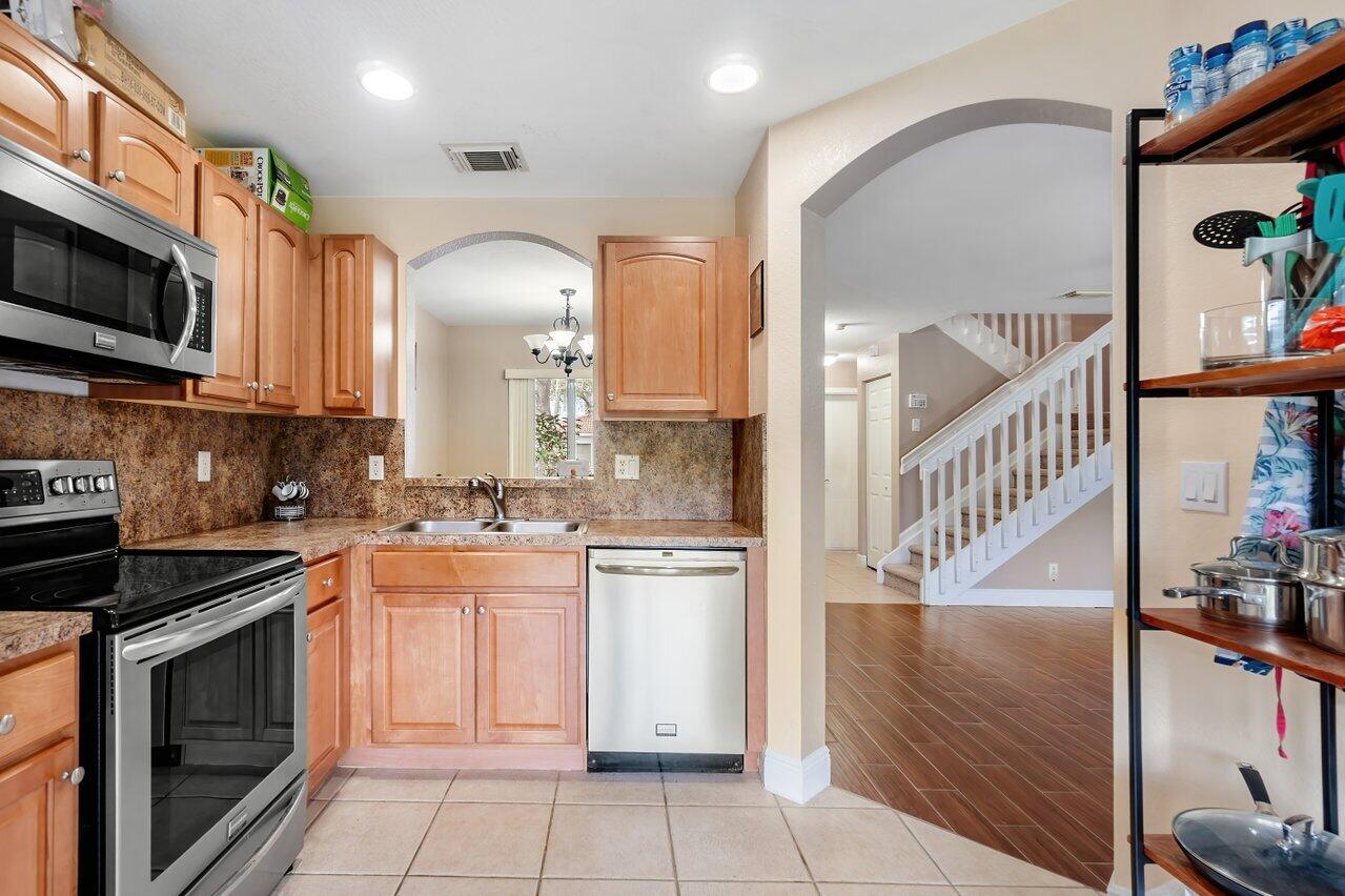 5206 Crossing Rocks Court Riviera Beach, FL 33407 - Photo 16 of 49 Kitchen