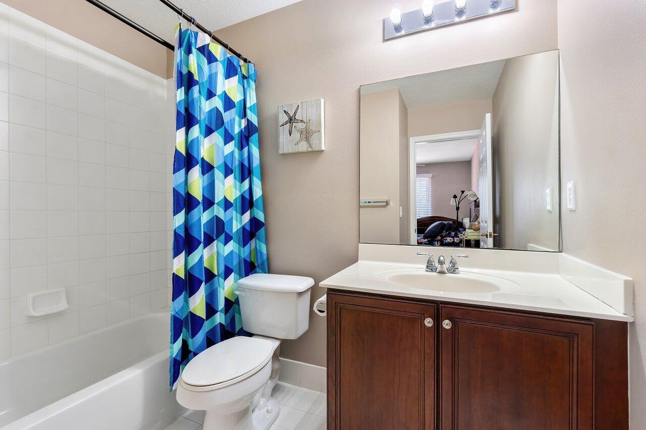 5206 Crossing Rocks Court Riviera Beach, FL 33407 - Photo 23 of 49 2nd Bathroom Suite