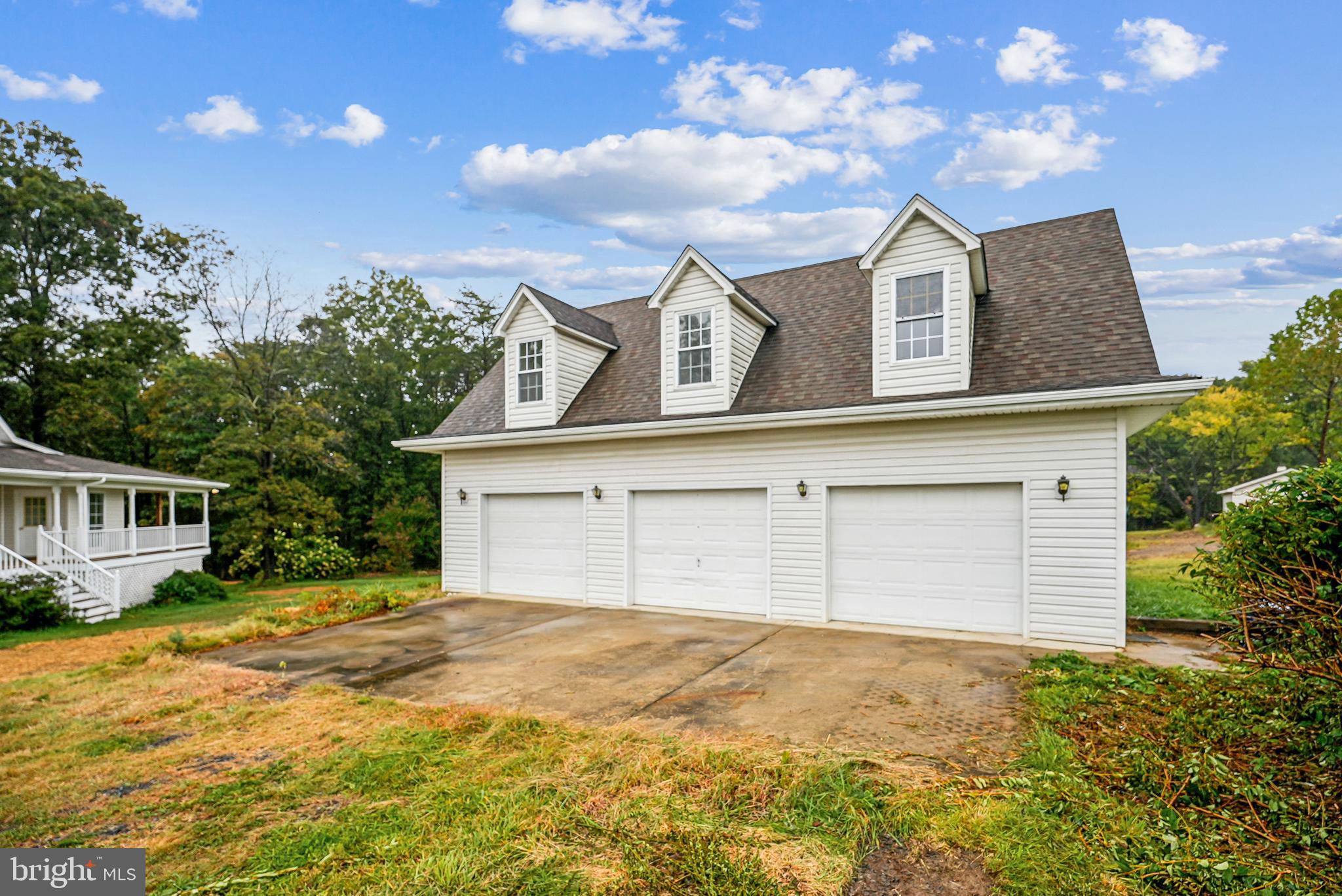 18 Hall Road Front Royal, VA 22630 - Photo 8 of 44 Detached 3 car garage