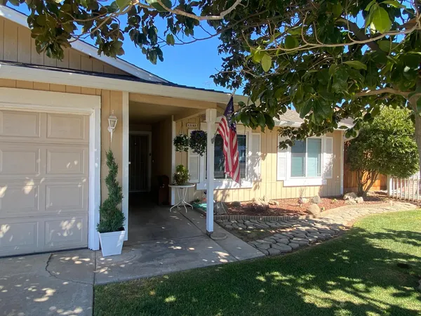 $430,000 | 13163 Barnes Avenue, Waterford, CA 95386