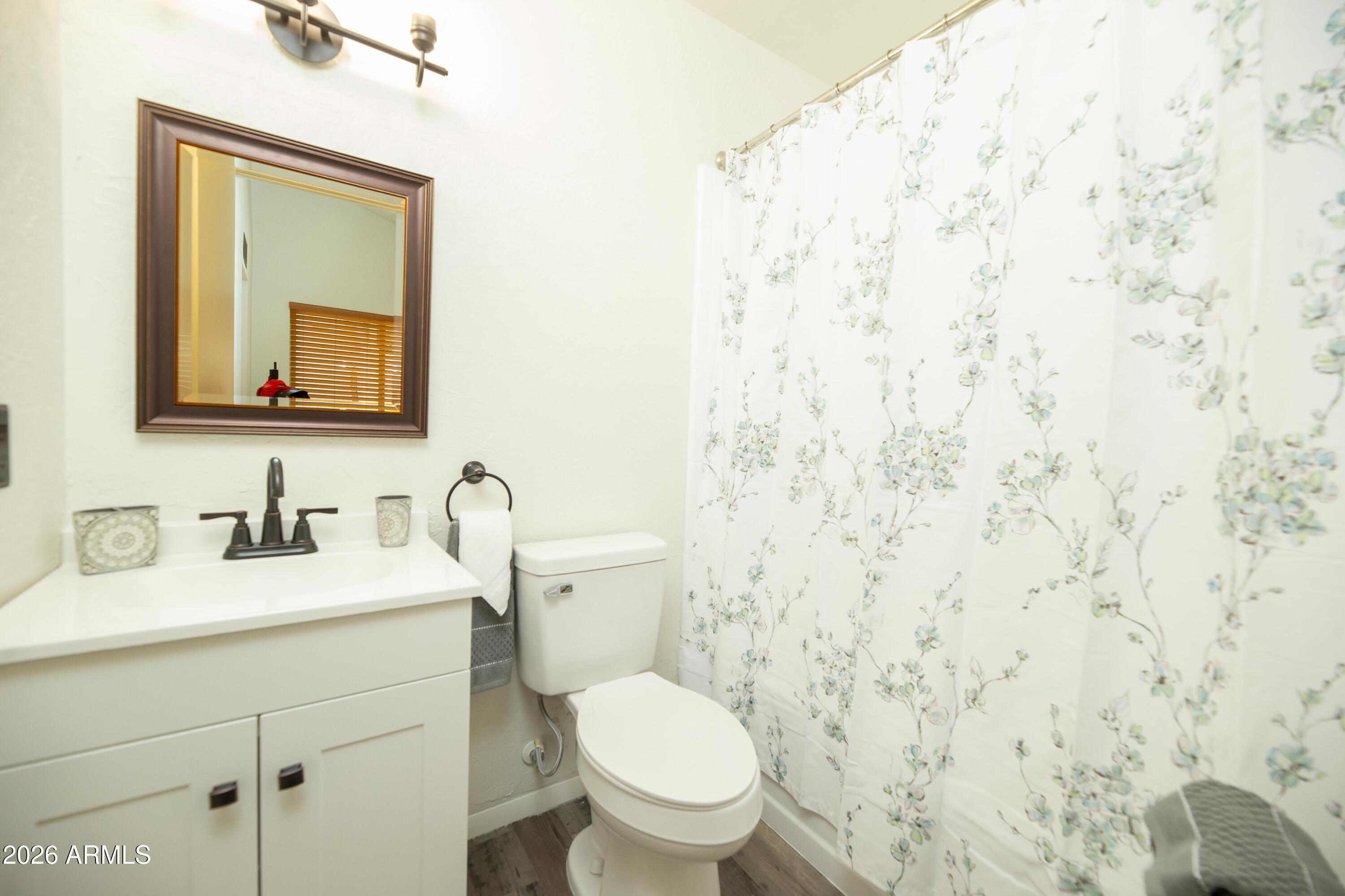 2435 West Greenway Road, Unit 8 Phoenix, AZ 85023 - Photo 15 of 41 Greenway-10