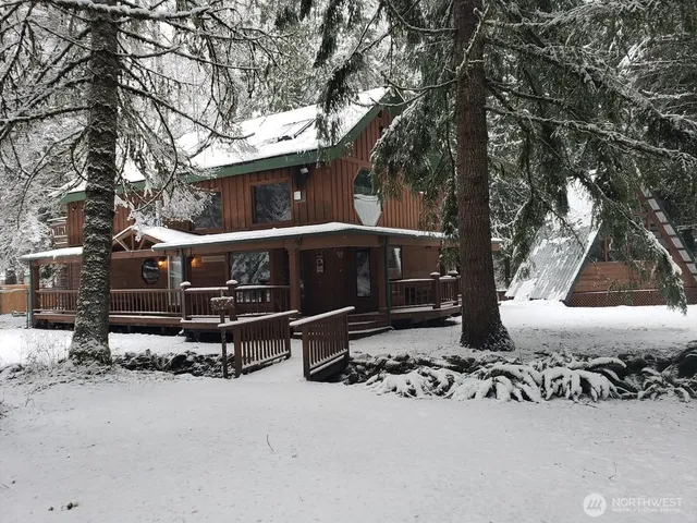 a view of a large body of water and mountain view