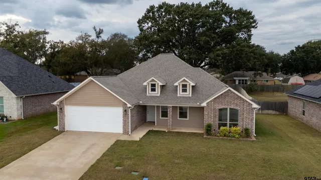 $412,000 | 808 Black Bird Way, Whitehouse, TX 75791