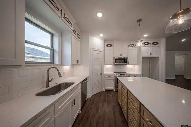 $412,000 | 808 Black Bird Way, Whitehouse, TX 75791