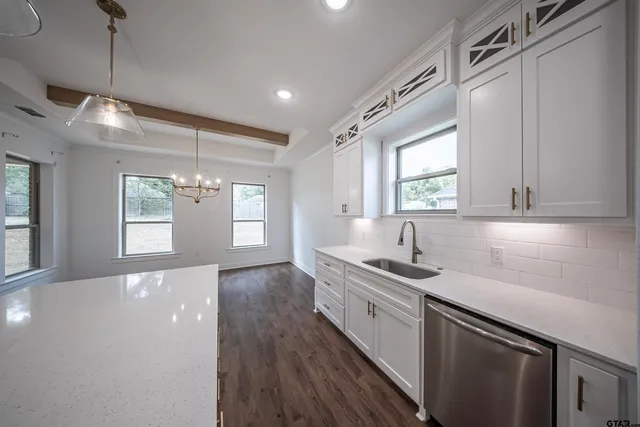 $412,000 | 808 Black Bird Way, Whitehouse, TX 75791