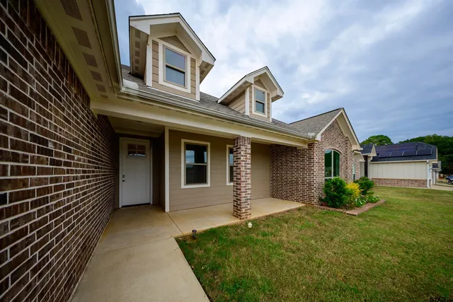 $412,000 | 808 Black Bird Way, Whitehouse, TX 75791