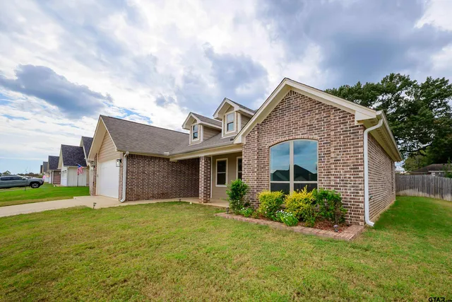 $412,000 | 808 Black Bird Way, Whitehouse, TX 75791