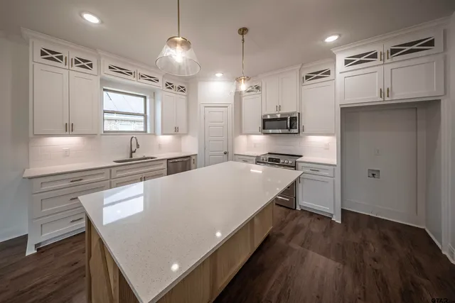 $412,000 | 808 Black Bird Way, Whitehouse, TX 75791