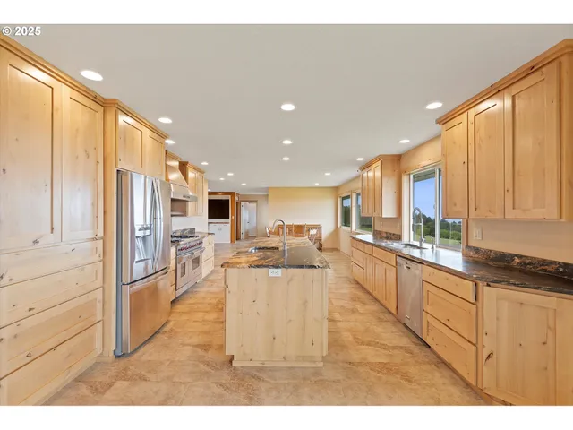 $2,890,000 | 41390 Oretown Road, Cloverdale, OR 97112