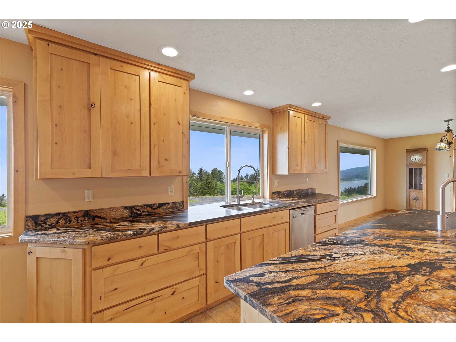 41390 Oretown Road Cloverdale, OR 97112 - Photo 10 of 44