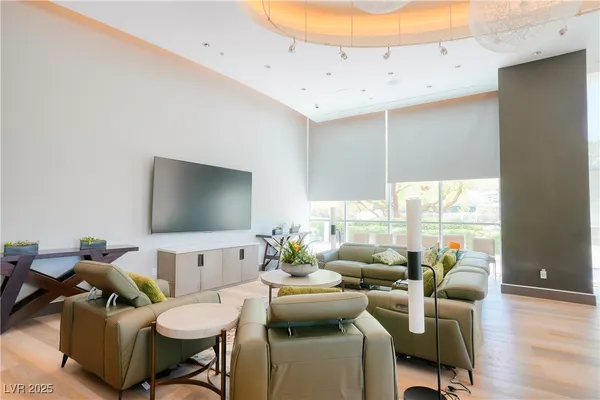 $2,300 | 222 Karen Avenue, Unit 2506, Las Vegas, NV 89109