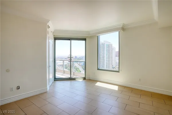 $2,300 | 222 Karen Avenue, Unit 2506, Las Vegas, NV 89109