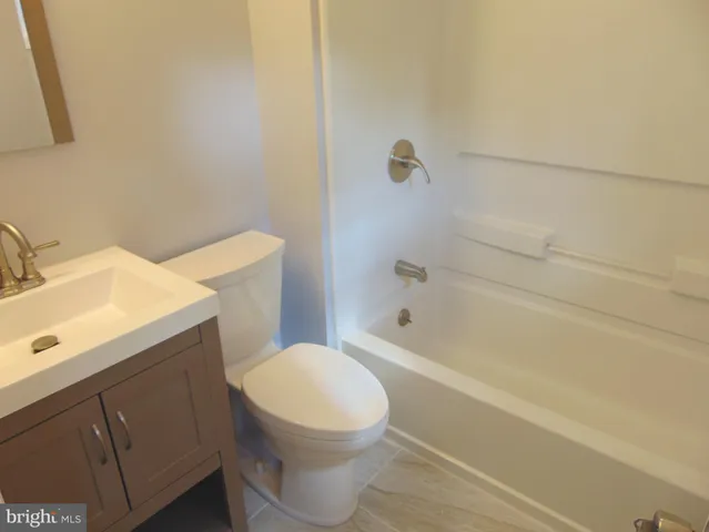 $2,400 | 3622 Lincoln Highway East, Thorndale, PA 19372