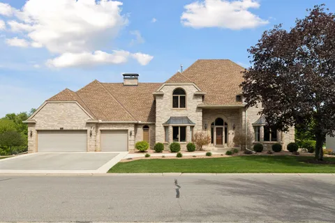 $950,000 | 11824 Welters Way, Eden Prairie, MN 55347